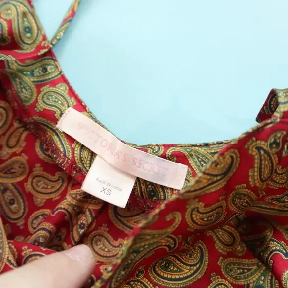 Victoria's Secret Red Baroque Print Satin Mini Slip Dress Nightgown Size XSmall - Picture 3 of 6
